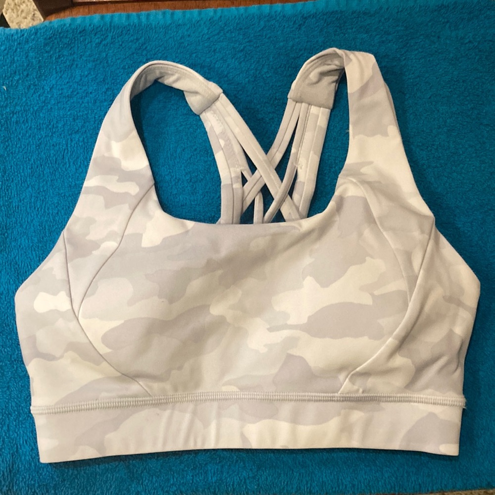 Lululemon Free to be Elevated sports bra